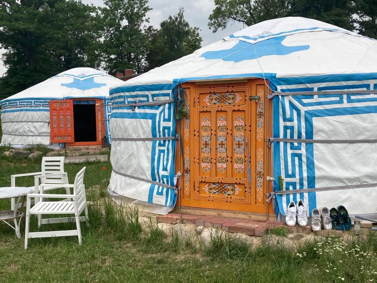 Mongolische Jurte Im Art.Quartier Hotel Velgast Exterior foto